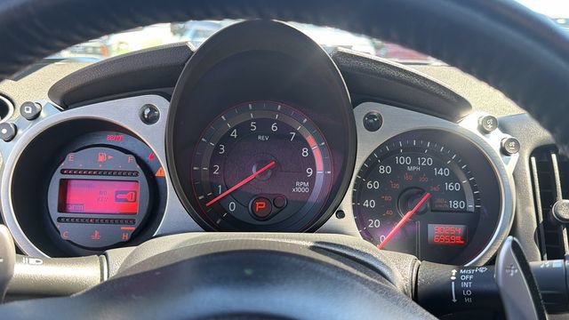 Used 2018 Nissan 370Z Coupe RWD image 17