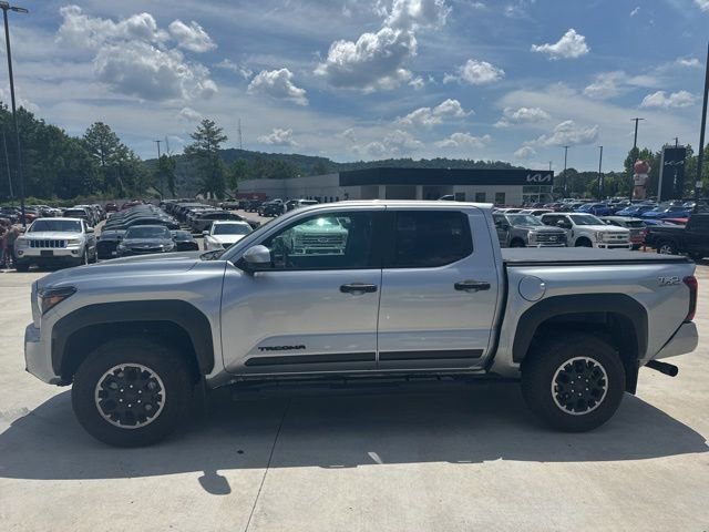 Used 2024 Toyota Tacoma TRD Off-Road AWD/4WD image 7