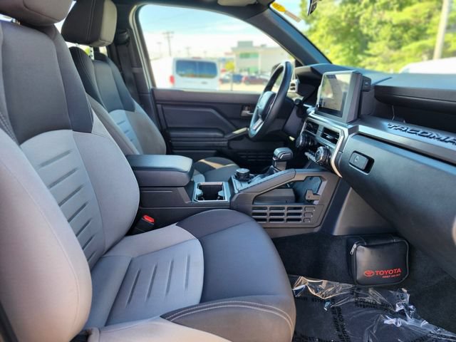 Used 2024 Toyota Tacoma TRD Off-Road AWD/4WD image 11