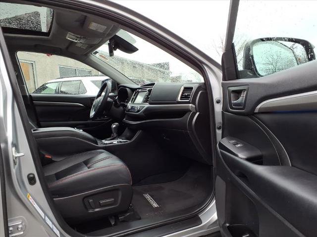 Used 2019 Toyota Highlander SE image 13
