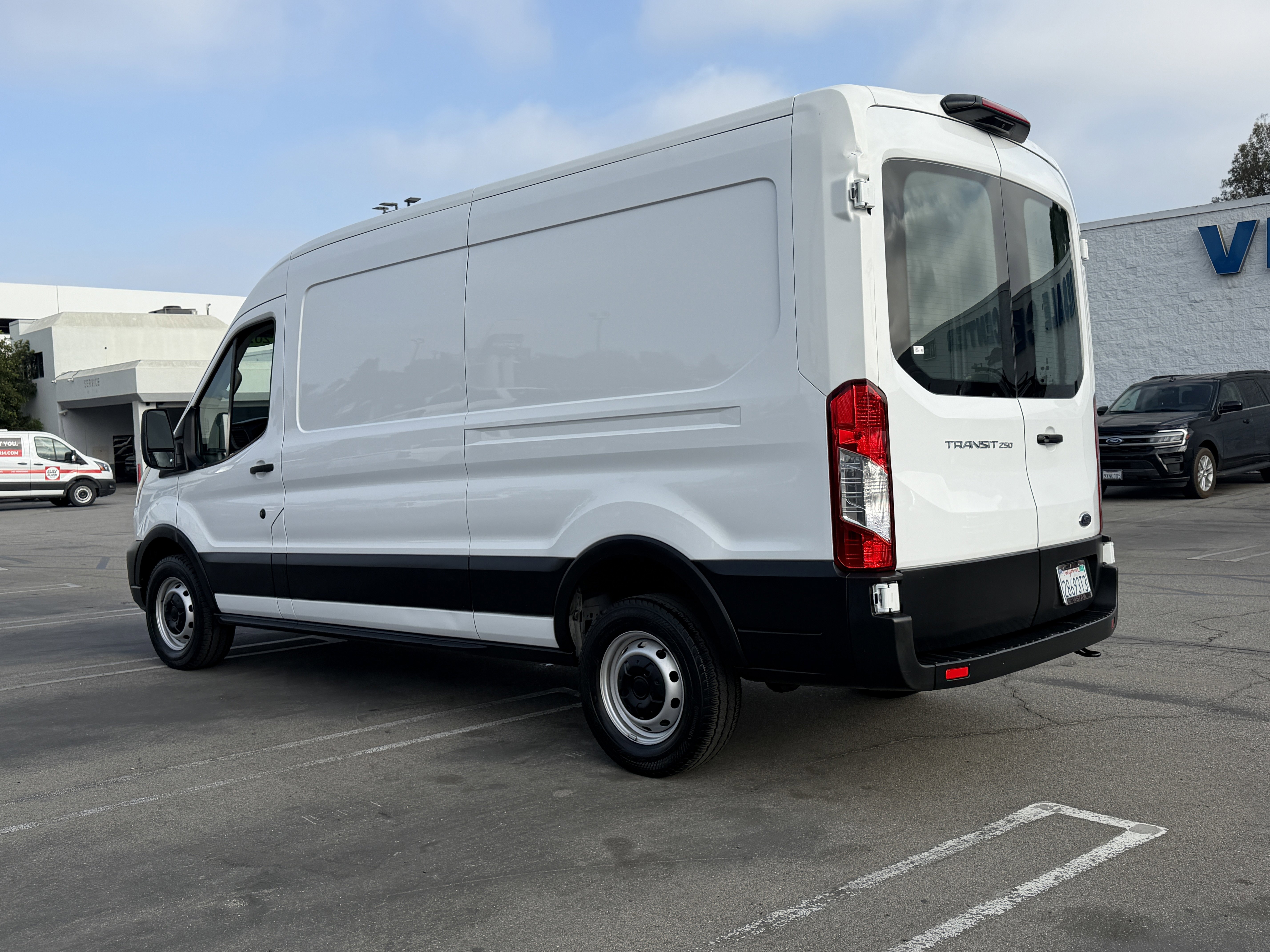 Certified 2023 Ford Transit 250 Medium Roof RWD image 5