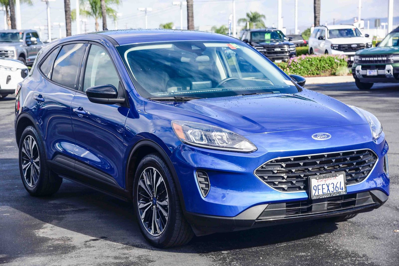 Certified 2022 Ford Escape SE w/ SE Sport Appearance Package image 3