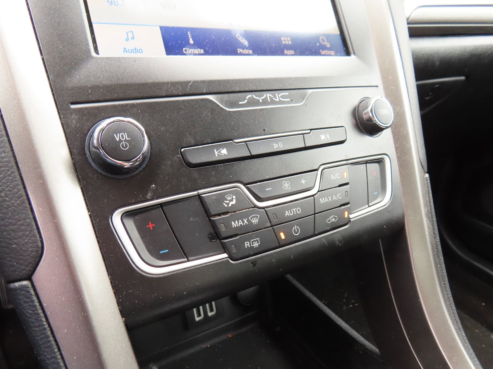 Certified 2019 Ford Fusion SE image 25