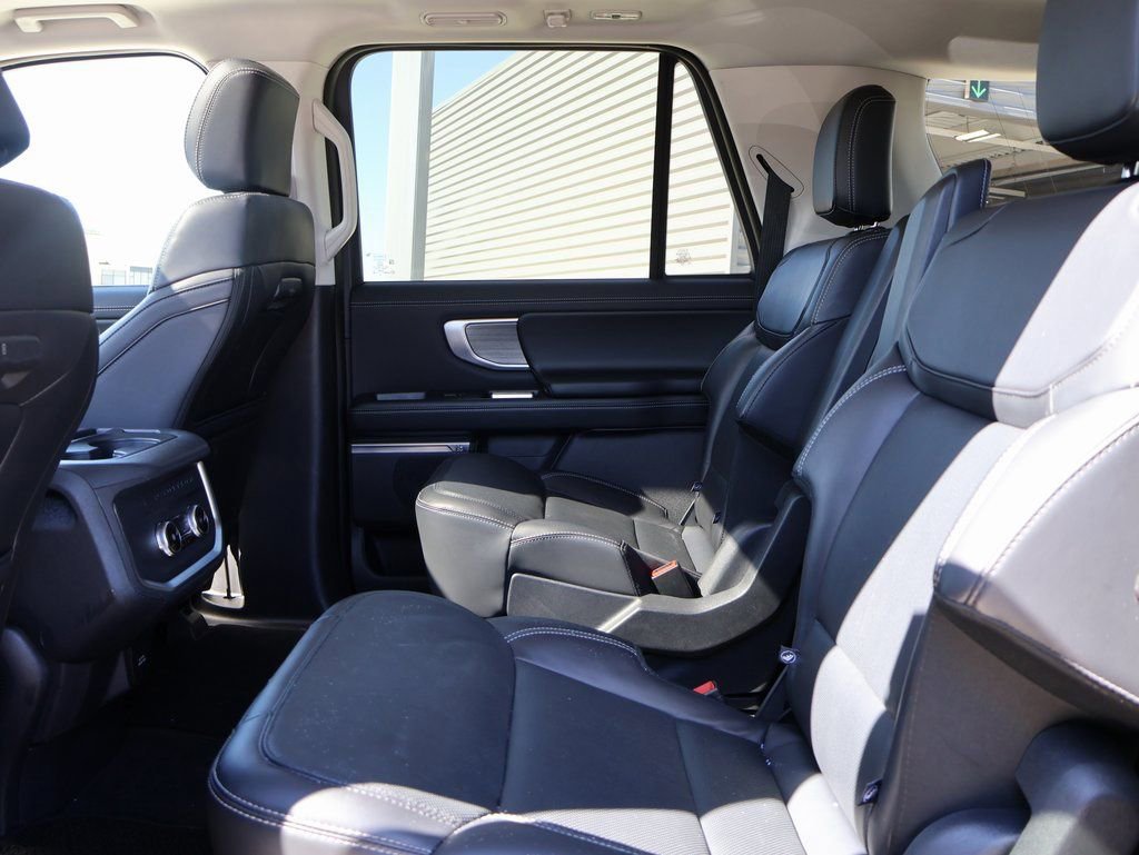 Certified 2025 Ford Expedition Max Platinum image 19