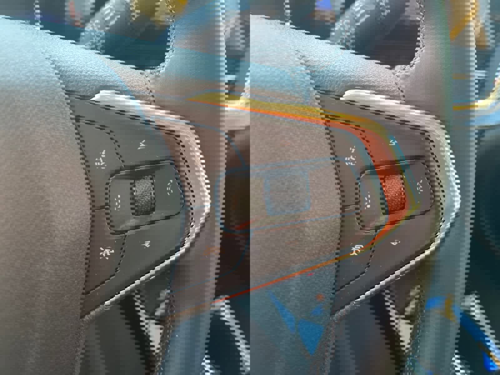 Used 2025 Chevrolet Trax ACTIV w/ Sunroof Package image 9