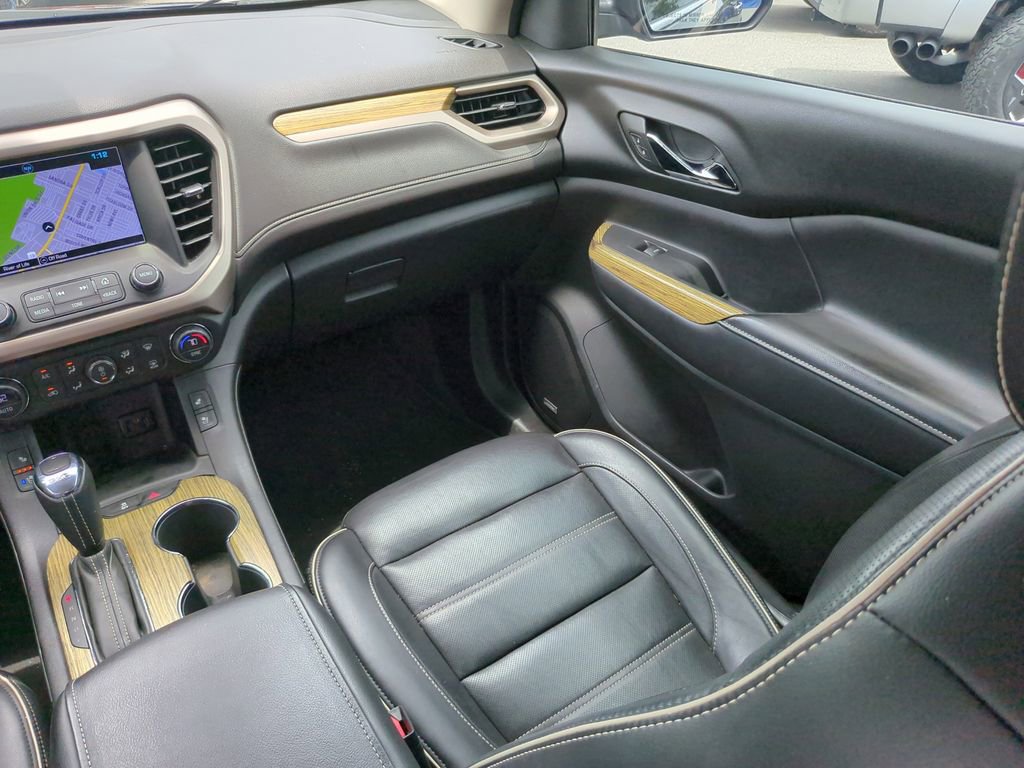 Used 2018 GMC Acadia Denali w/ Technology Package FWD image 14