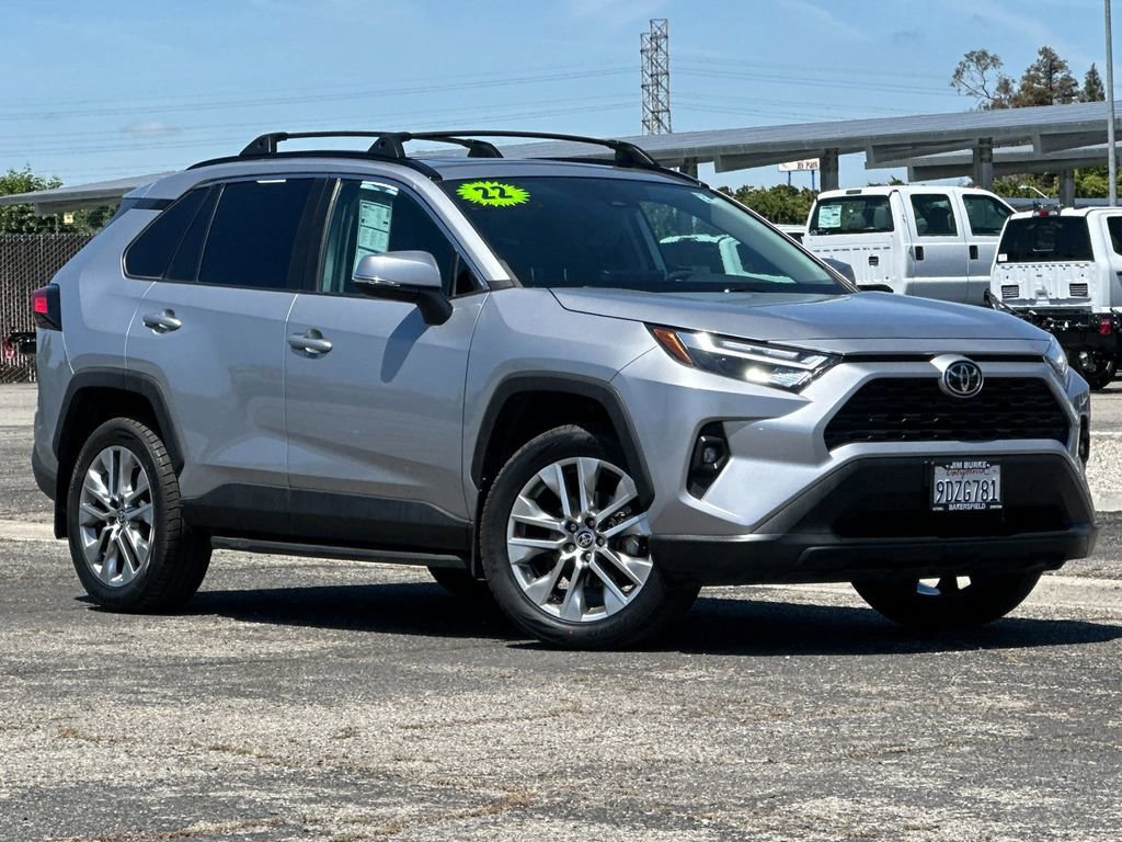 Used 2022 Toyota RAV4 XLE Premium FWD image 7