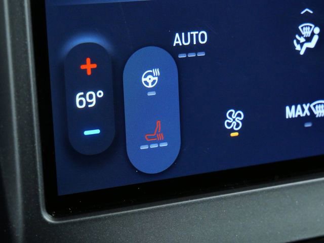 Certified 2023 Ford Edge Titanium w/ Class II Trailer Tow Package image 22