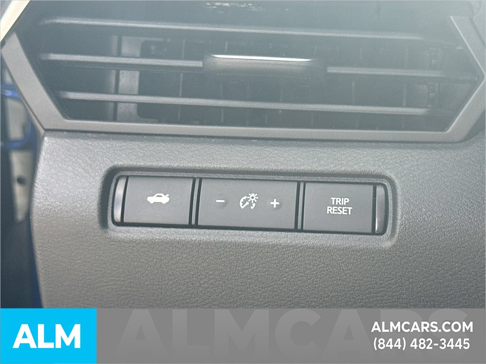 Used 2025 Nissan Altima 2.5 SV FWD image 24