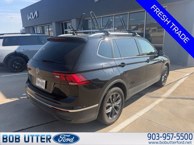 Used 2023 Volkswagen Tiguan SE FWD image 3