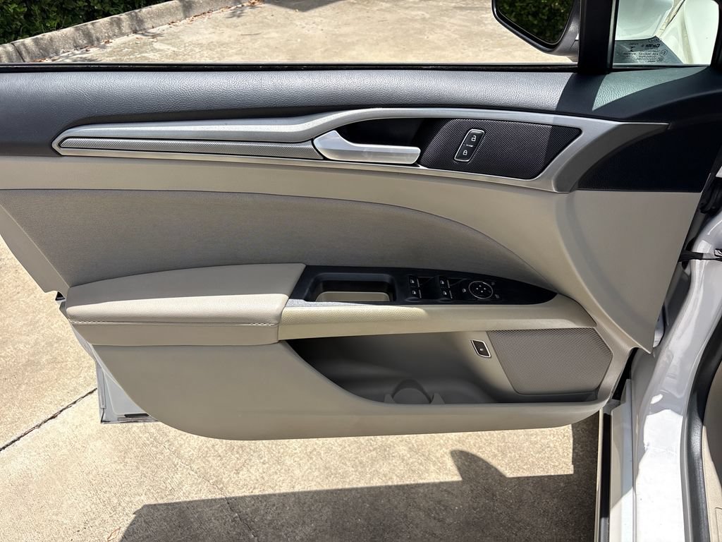 Certified 2020 Ford Fusion SE FWD image 15