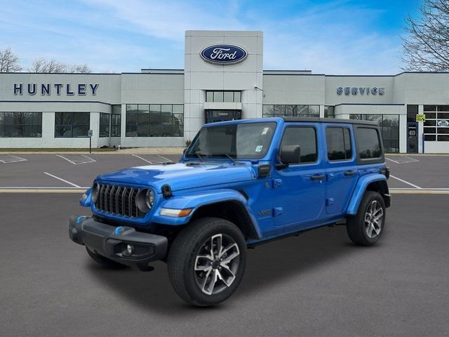 Used 2024 Jeep Wrangler Unlimited w/ Convenience Group AWD/4WD image 1