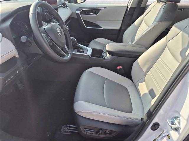 Used 2025 Toyota RAV4 XLE Premium w/ Weather Package FWD image 17