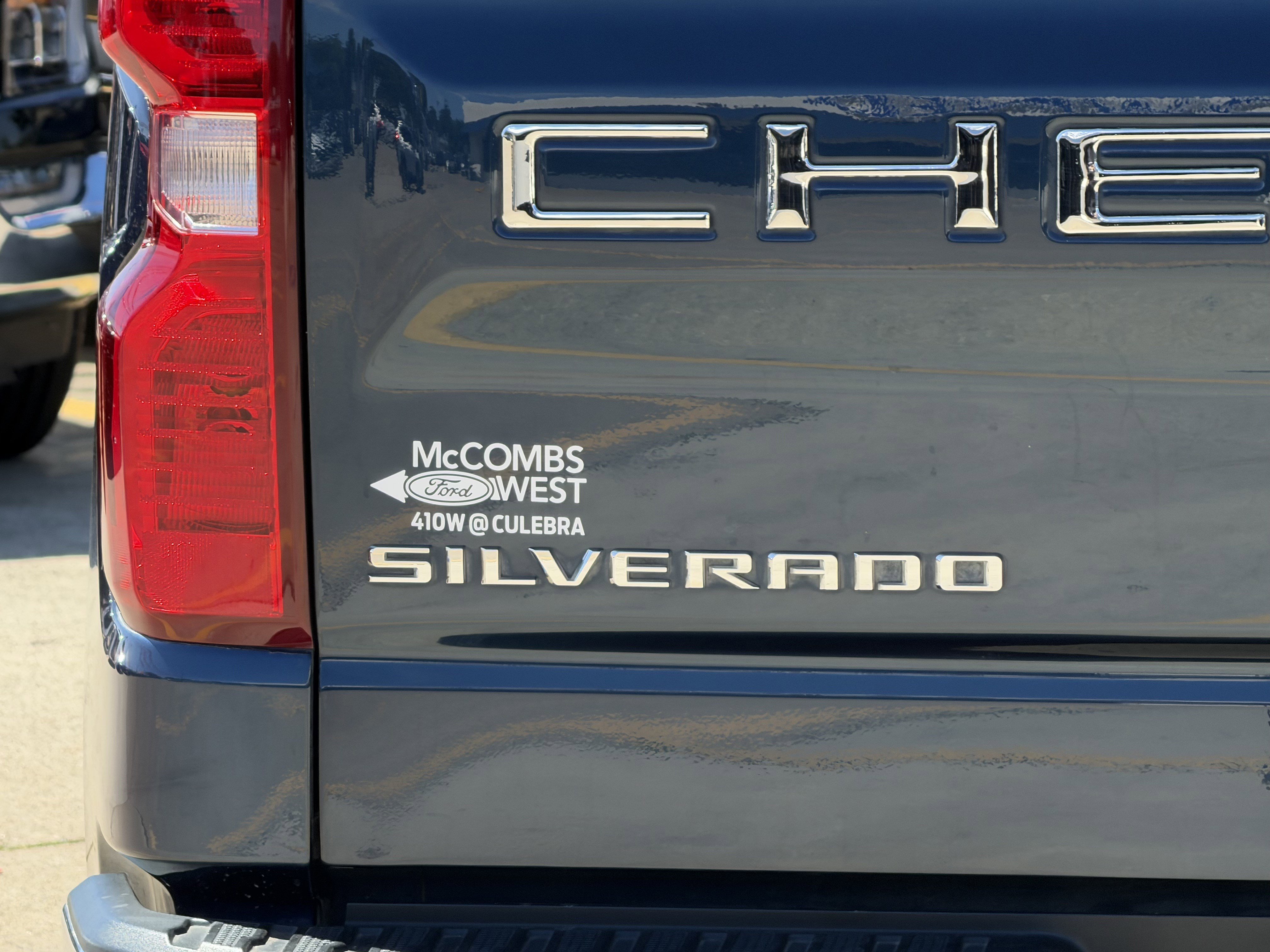 Used 2022 Chevrolet Silverado 1500 LT RWD image 10