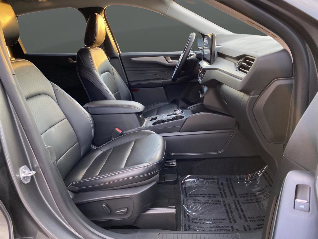 Certified 2025 Ford Escape Platinum image 39
