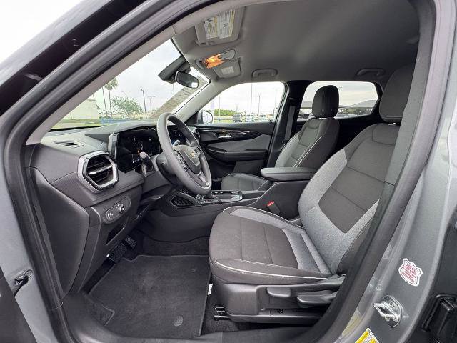 Used 2025 Chevrolet TrailBlazer LT AWD/4WD image 13