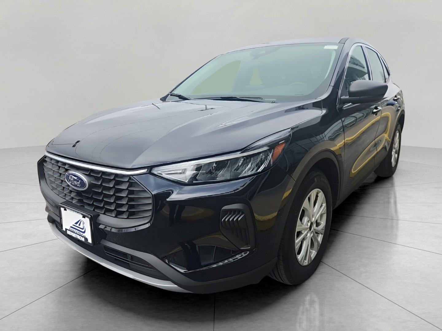 Certified 2023 Ford Escape Active w/ Cold Weather Package image 3