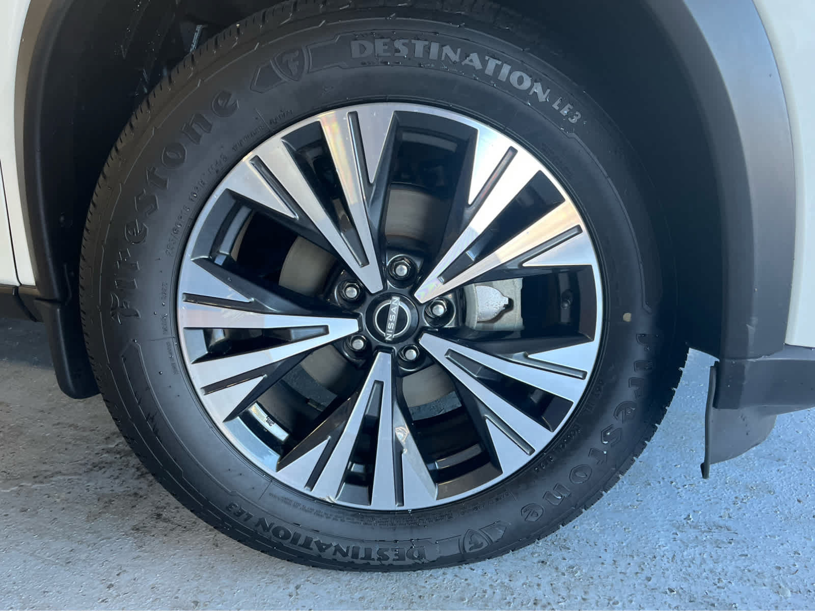 Used 2023 Nissan Rogue SV AWD/4WD image 44
