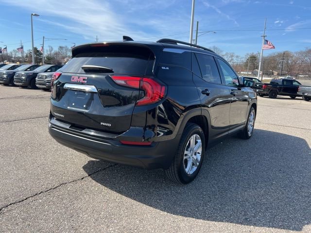 Used 2020 GMC Terrain SLE w/ Driver Convenience Package image 4