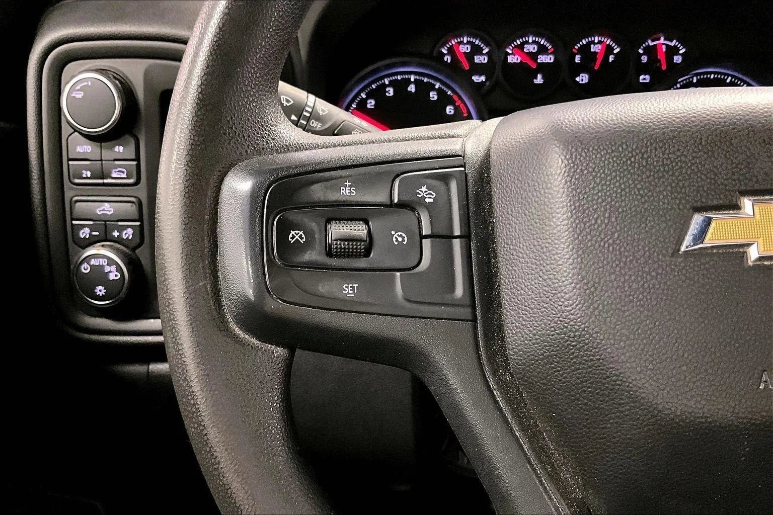 Used 2024 Chevrolet Silverado 1500 Custom image 17