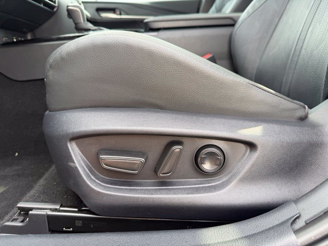 Used 2025 Toyota Camry XSE FWD image 10