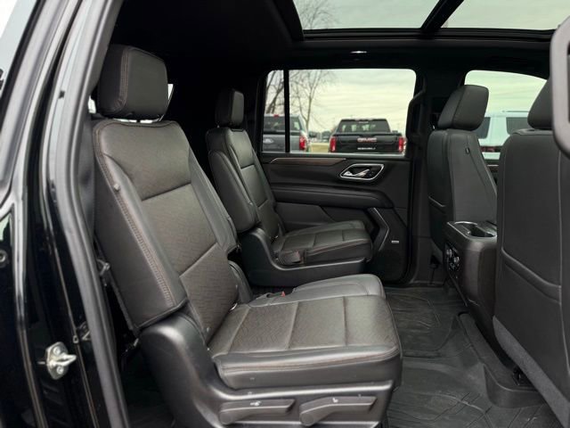 Used 2021 Chevrolet Suburban High Country image 35