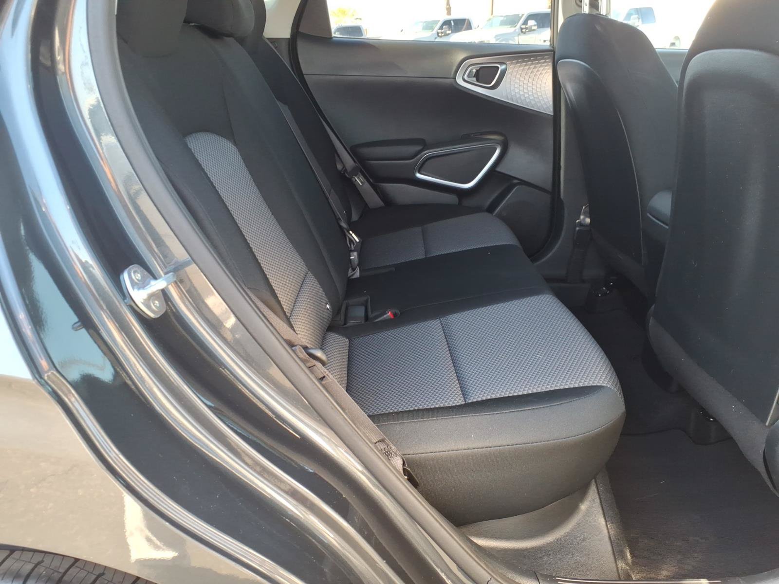 Used 2025 Kia Soul LX w/ LX Technology Package FWD image 14