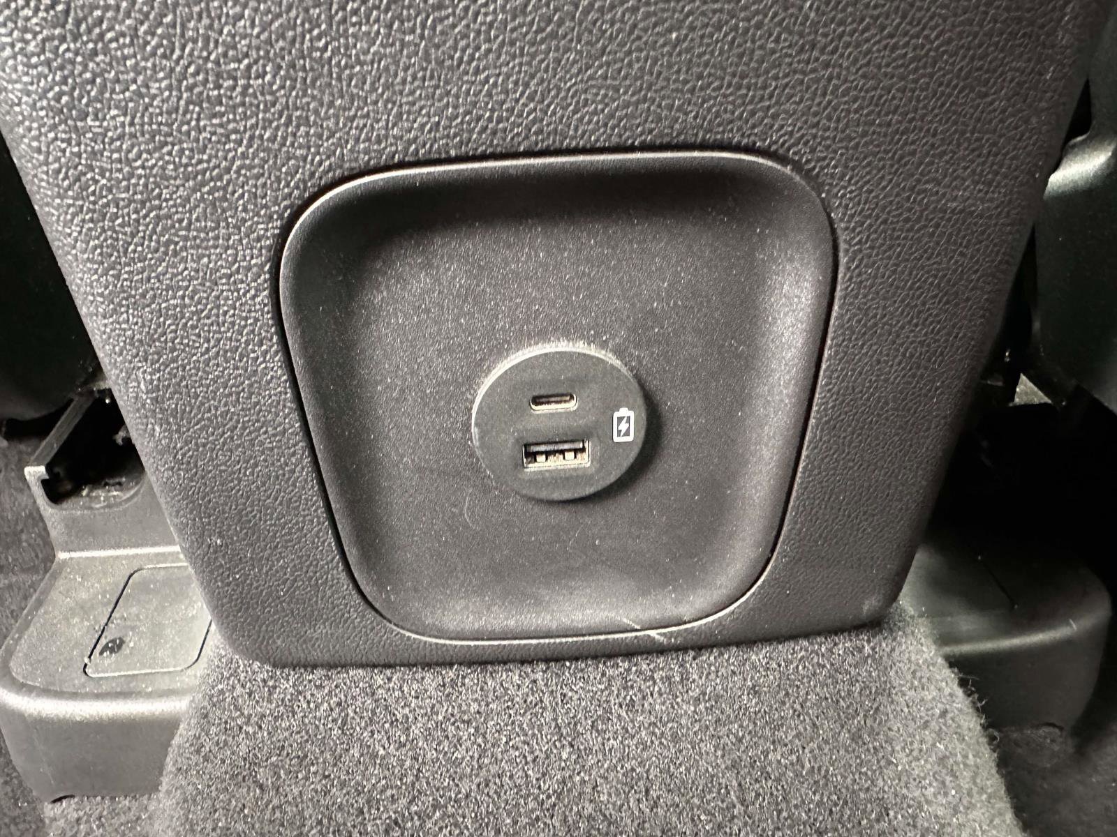 Certified 2022 Ford Escape SE w/ SE Sport Appearance Package image 15