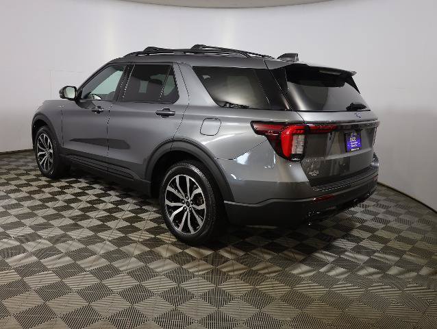 Certified 2025 Ford Explorer ST-Line AWD/4WD image 7