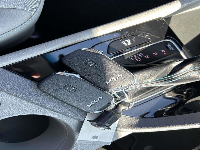 Used 2022 Kia Niro LXS image 36