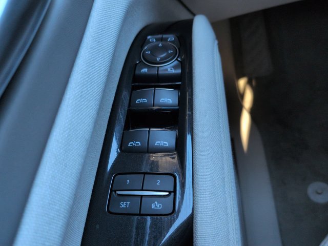Used 2024 Cadillac Escalade Sport Platinum w/ LPO, ONYX Package AWD/4WD image 28