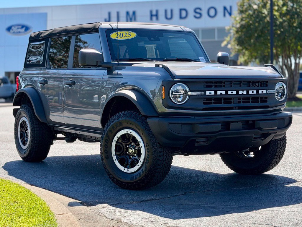 Certified 2025 Ford Bronco 4-Door w/ Sasquatch Package AWD/4WD image 2
