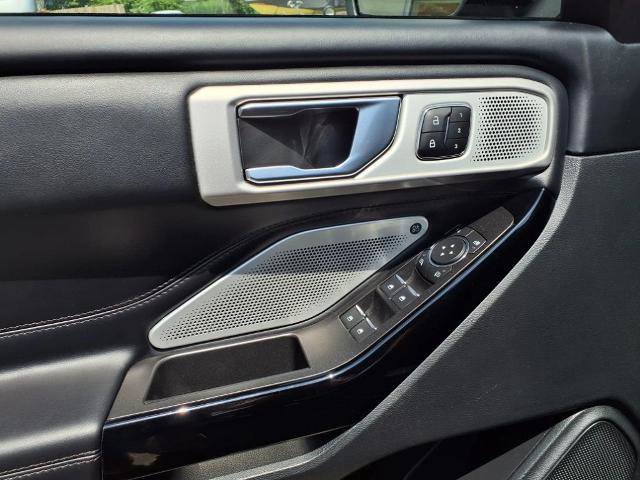 Certified 2022 Ford Explorer Platinum w/ Equipment Group 601A image 19