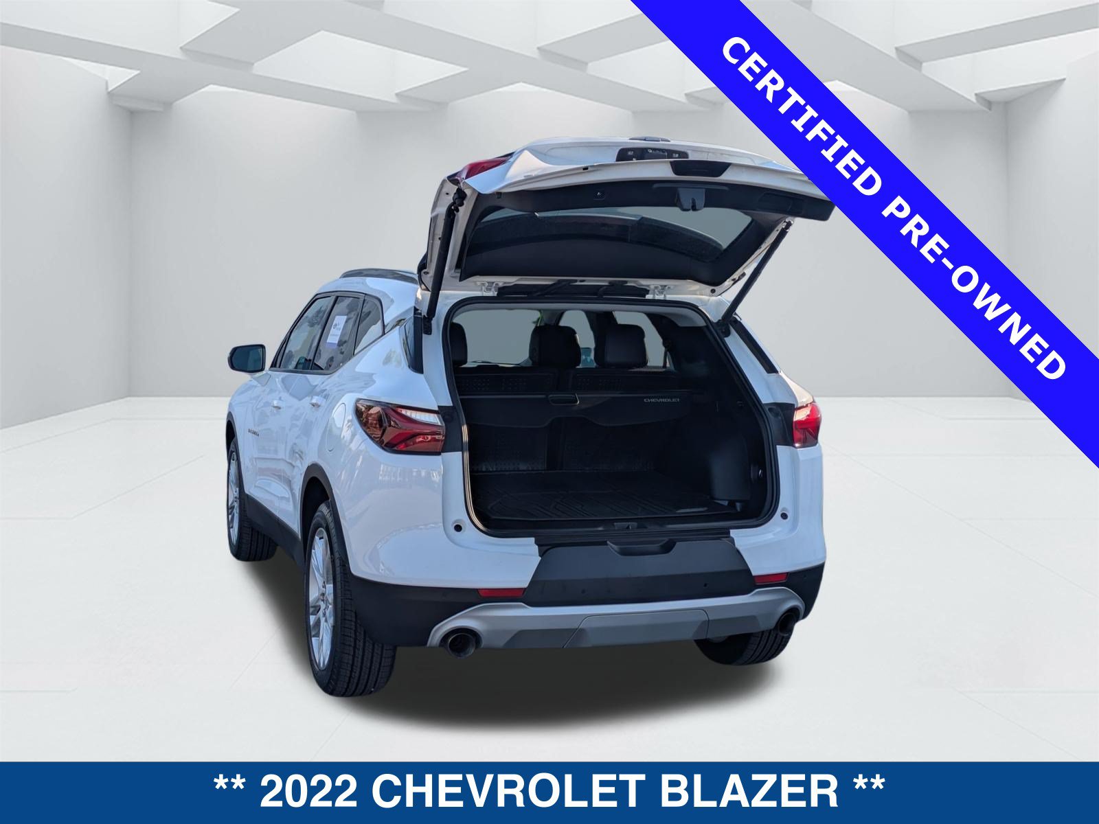 Used 2022 Chevrolet Blazer LT w/ Sound & Technology Package FWD image 13