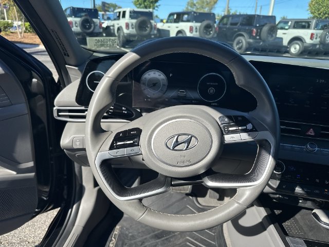 Used 2023 Hyundai Elantra SEL w/ Convenience Package FWD image 15