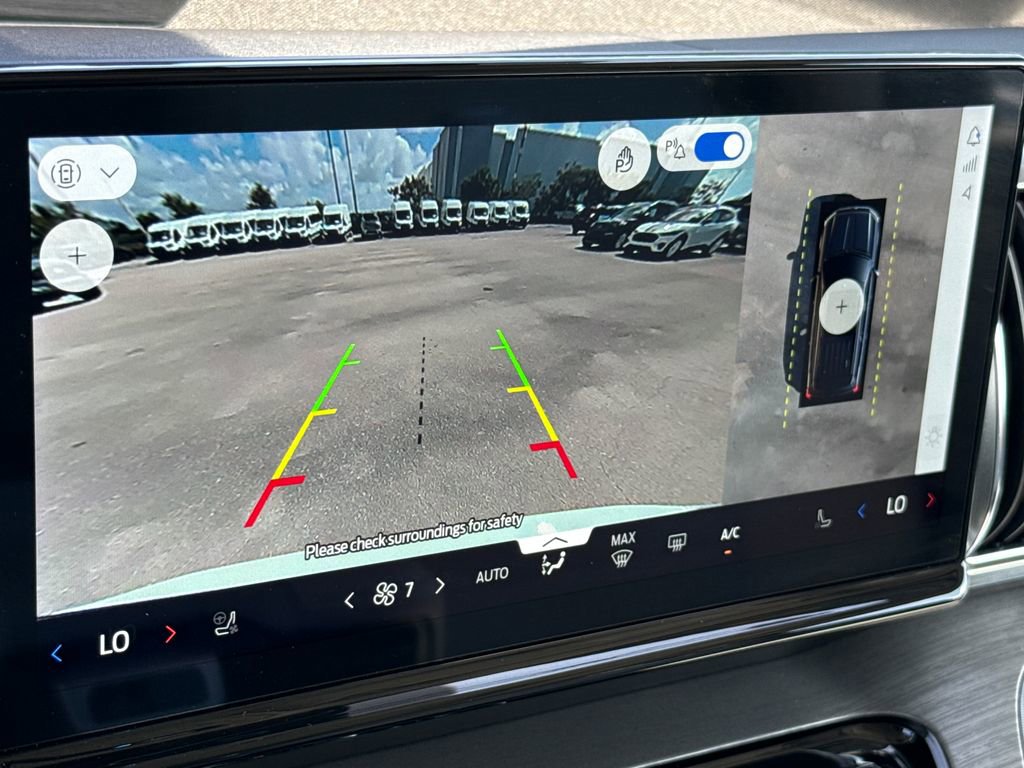 Certified 2025 Ford Expedition Max Platinum image 22