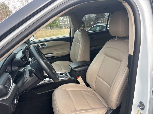 Certified 2024 Ford Explorer XLT w/ Equipment Group 202A image 8