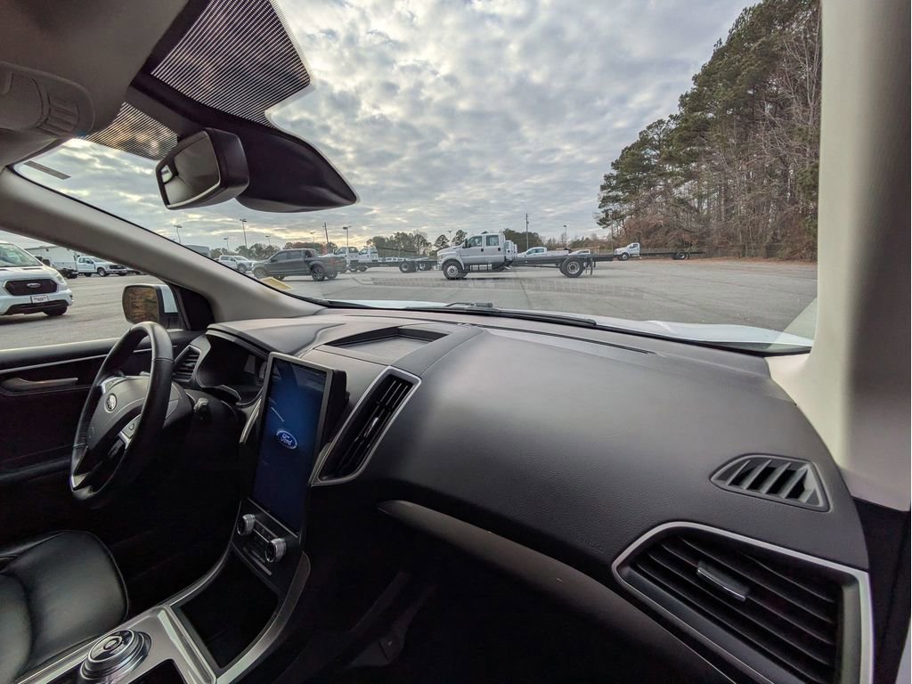 Certified 2024 Ford Edge SEL image 30