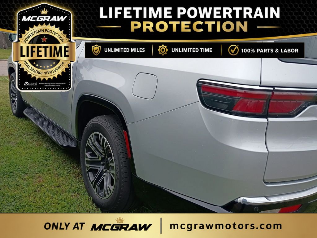 Used 2024 Jeep Wagoneer L Series II w/ Flexible Seating Group AWD/4WD image 12