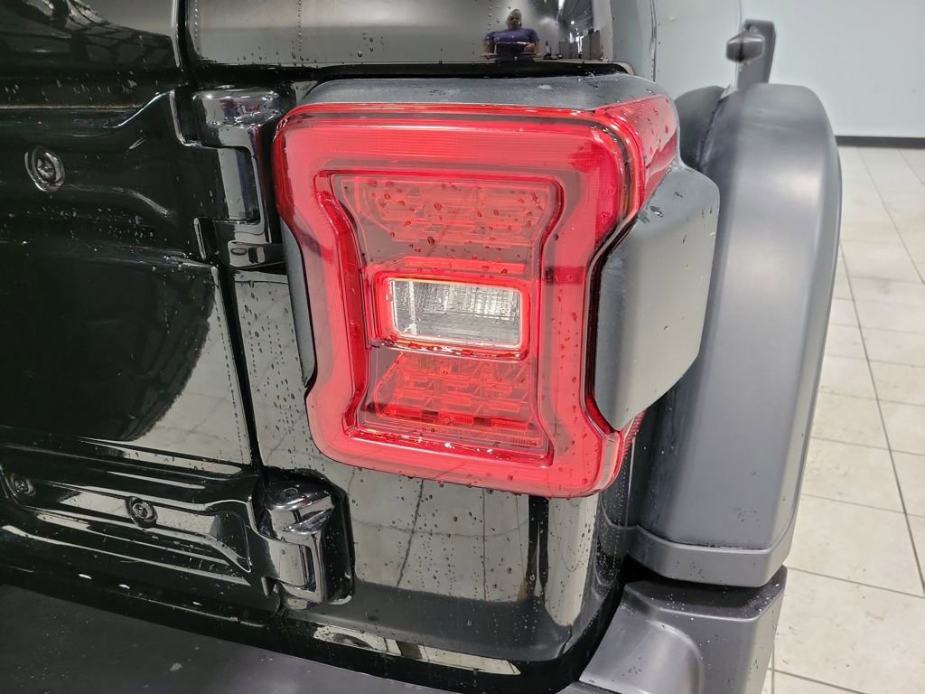 Used 2024 Jeep Wrangler Unlimited Rubicon 4xe AWD/4WD image 16