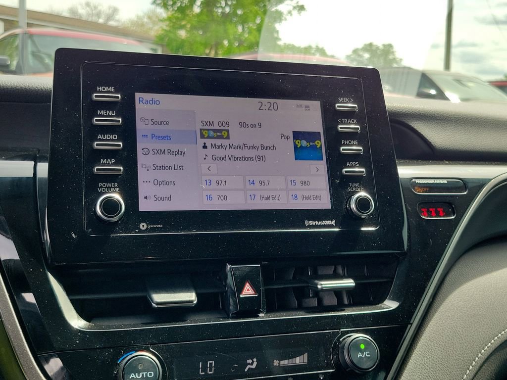 Used 2021 Toyota Camry SE FWD image 27