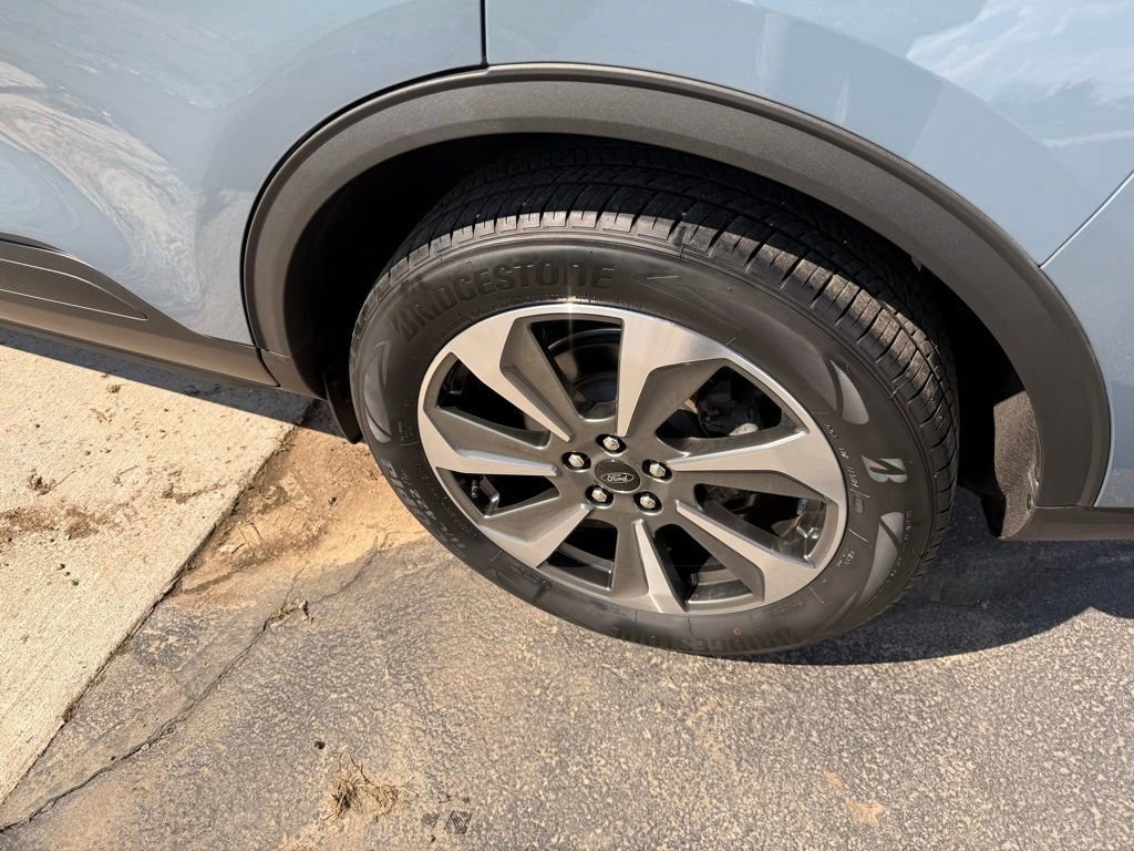 Certified 2023 Ford Escape Platinum image 18