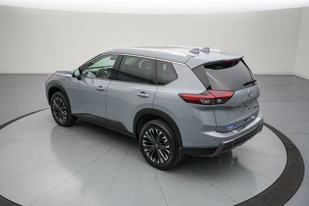 Used 2025 Nissan Rogue SL w/ Tech Package AWD/4WD image 6