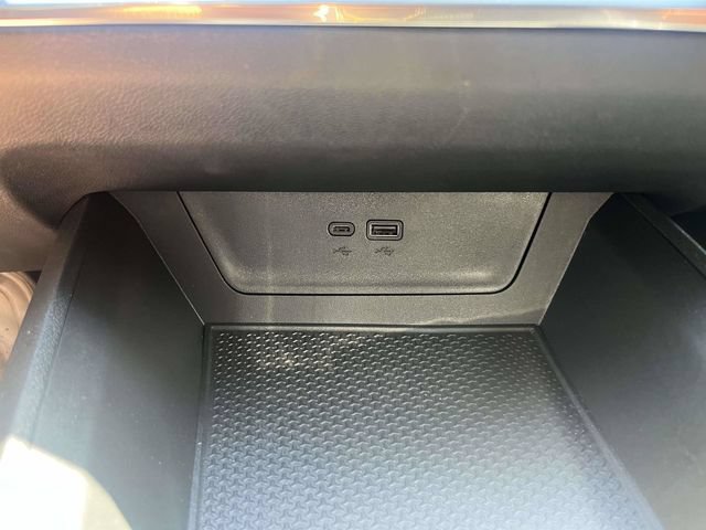 Used 2026 Chevrolet Equinox LT w/ Safety and Technology Package FWD image 32