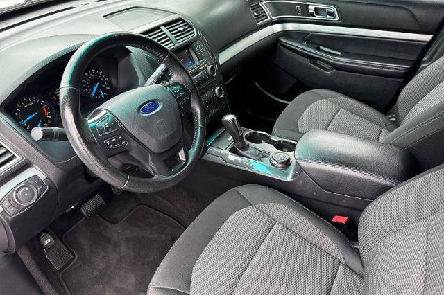 Certified 2017 Ford Explorer XLT AWD/4WD image 3
