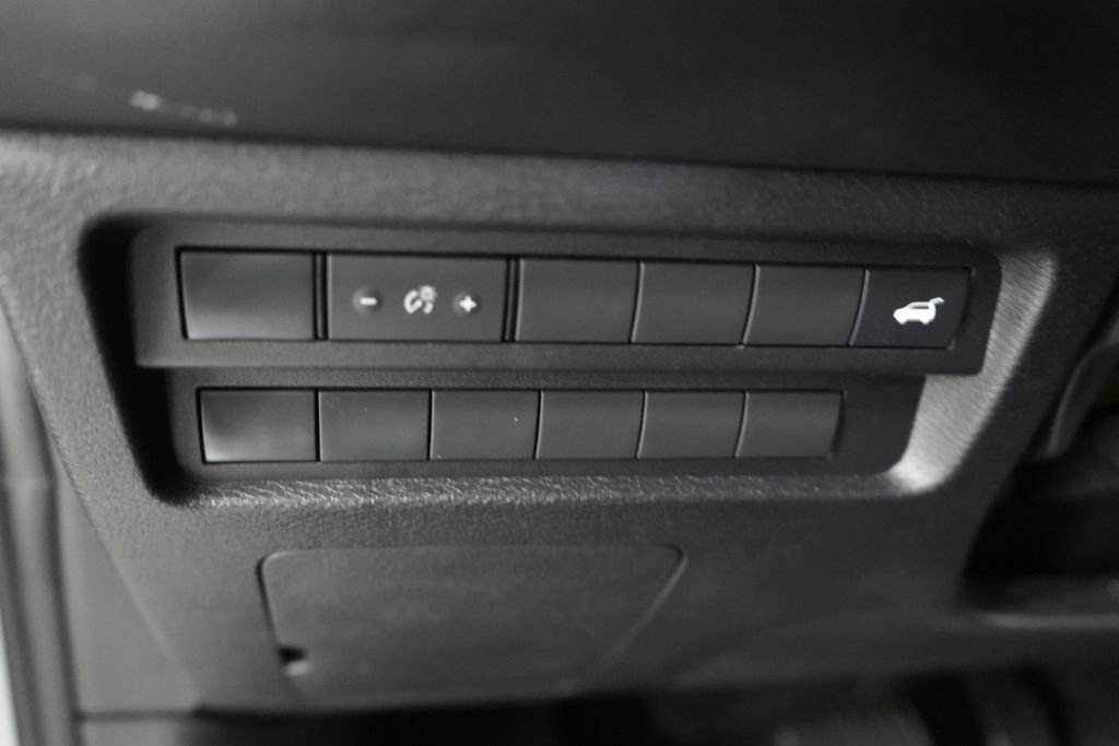 Used 2024 Mitsubishi Outlander SE AWD/4WD image 30