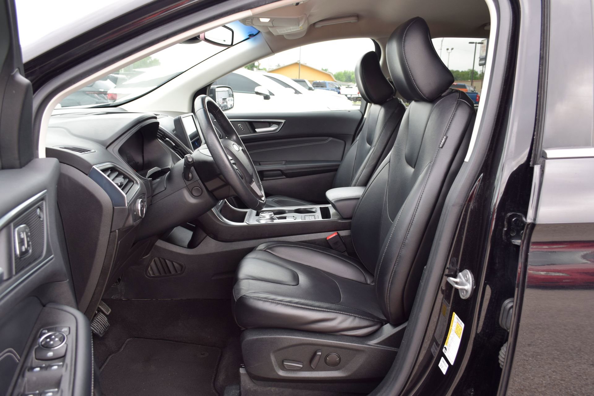 Certified 2022 Ford Edge Titanium w/ Equipment Group 301A AWD/4WD image 18