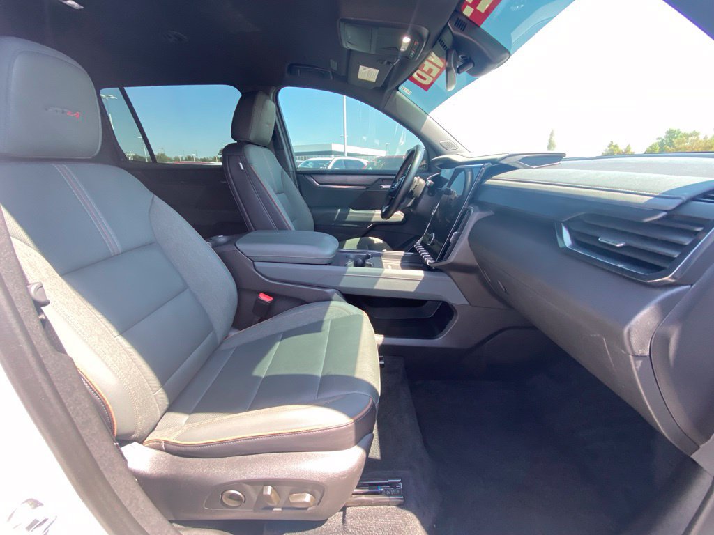Used 2025 GMC Acadia AT4 AWD/4WD image 30