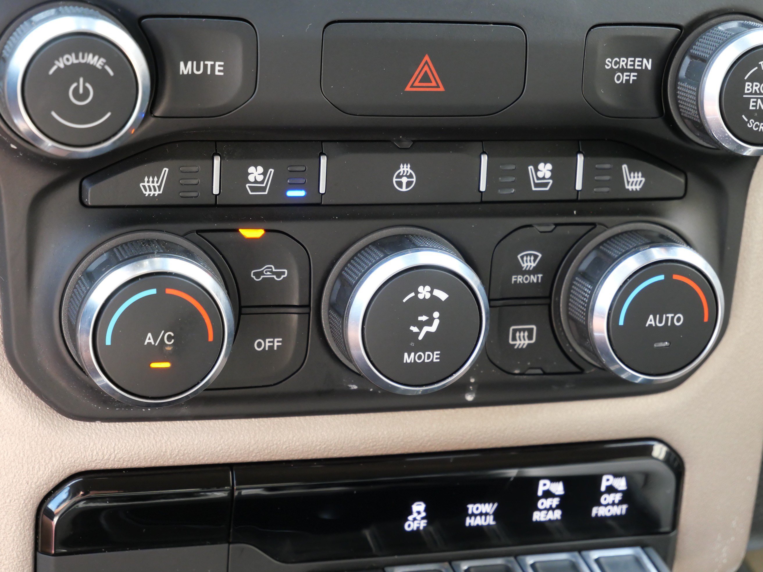 Used 2021 RAM 1500 Laramie AWD/4WD image 23