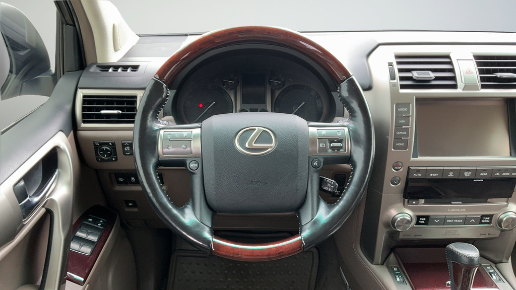 Used 2018 Lexus GX 460 Luxury w/ Preferred Accessory Package AWD/4WD image 9